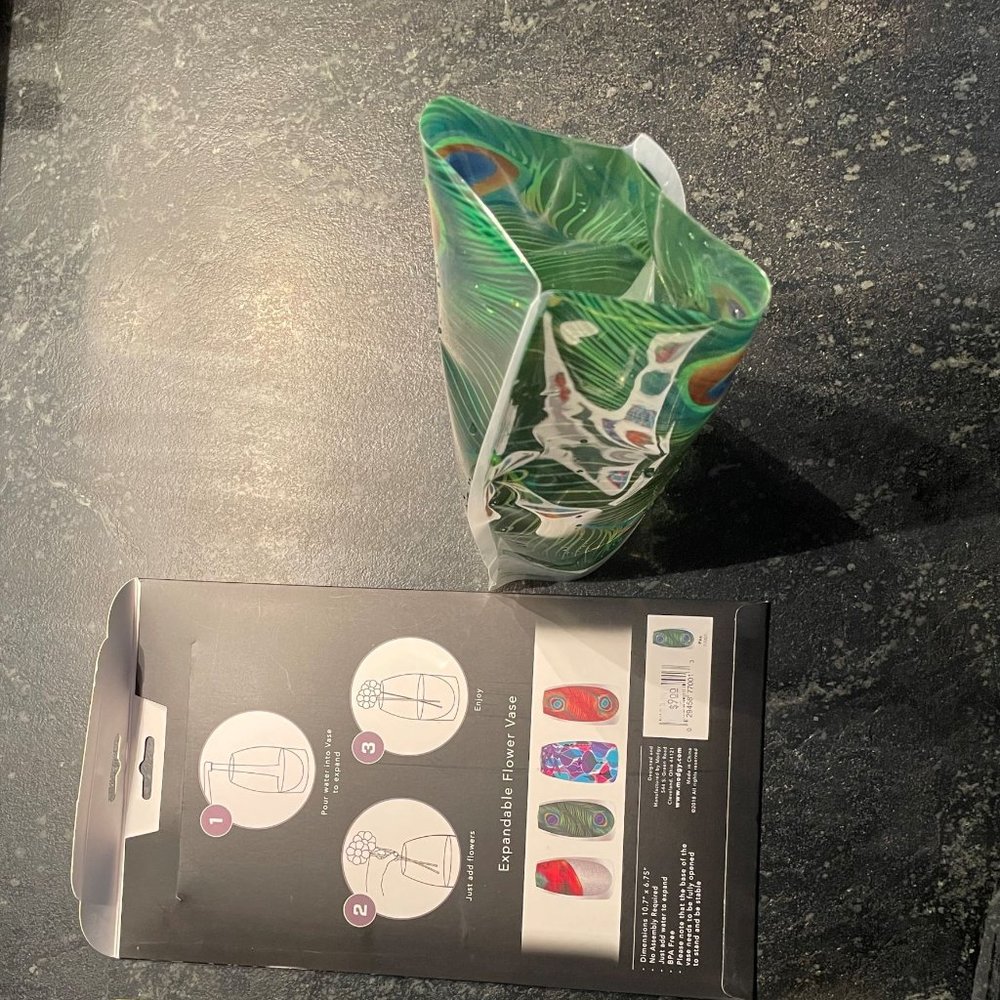 Collapsable/Expandable Peacock Vase (NWT) - Picture 5 of 5